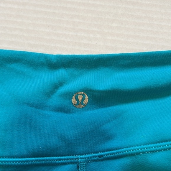 Reversible Lululemon 28 lenght leggings - Picture 7 of 8